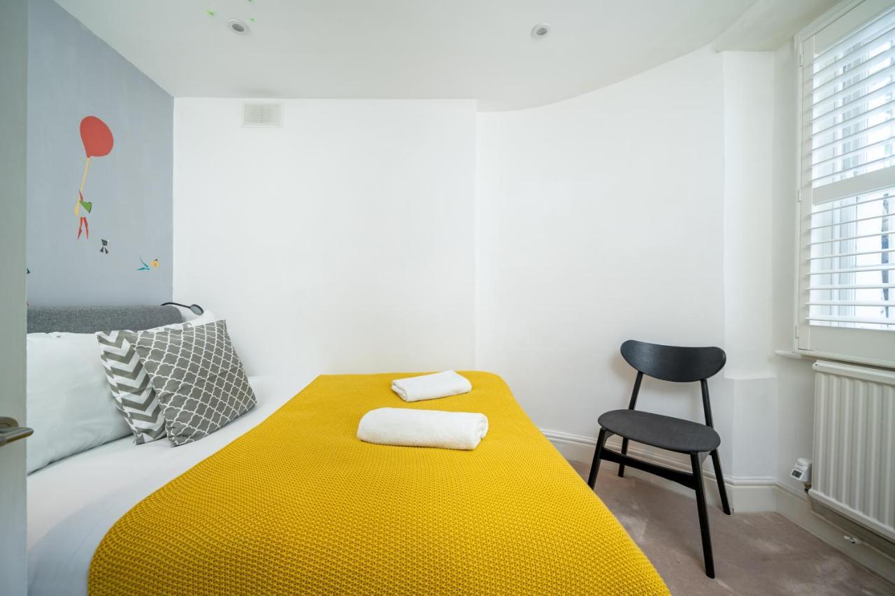 Apartment Sleek Flat With Communal Courtyard