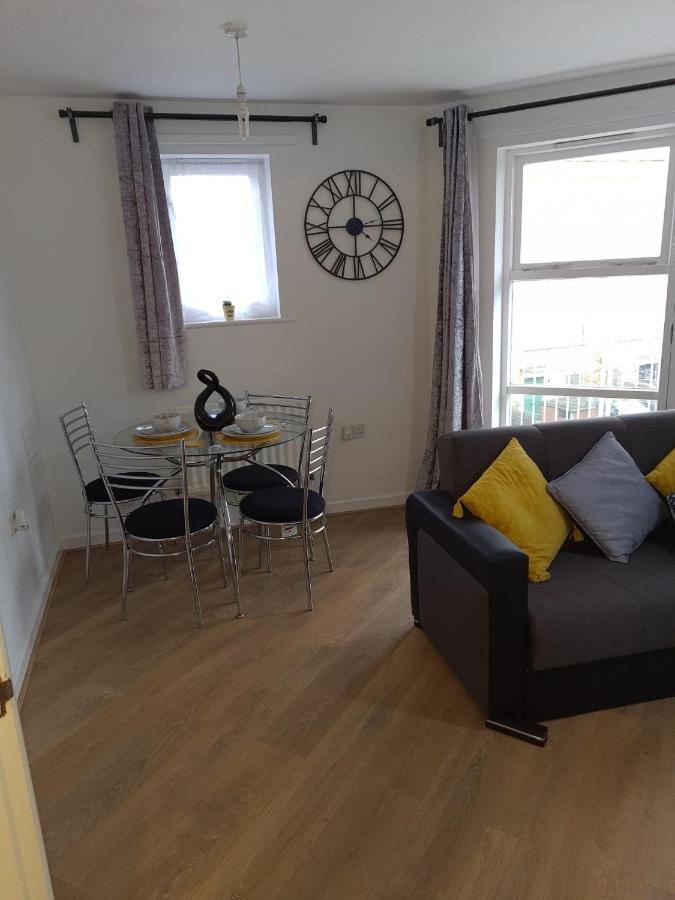 1 Bed Apartment, Peckham Rye Apartment *