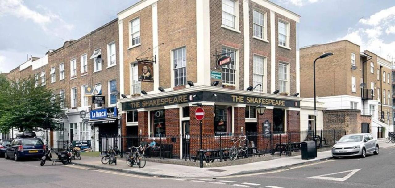 Stylish Bright W Private Garden Apartment London