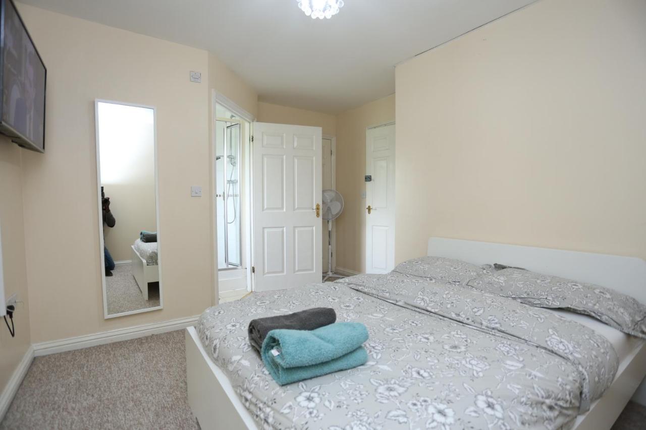 Lovely 4 Bed House * Londres