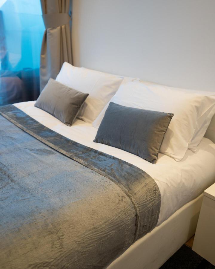 Canary Wharf Luxury Apartment With Panoramic Views * London