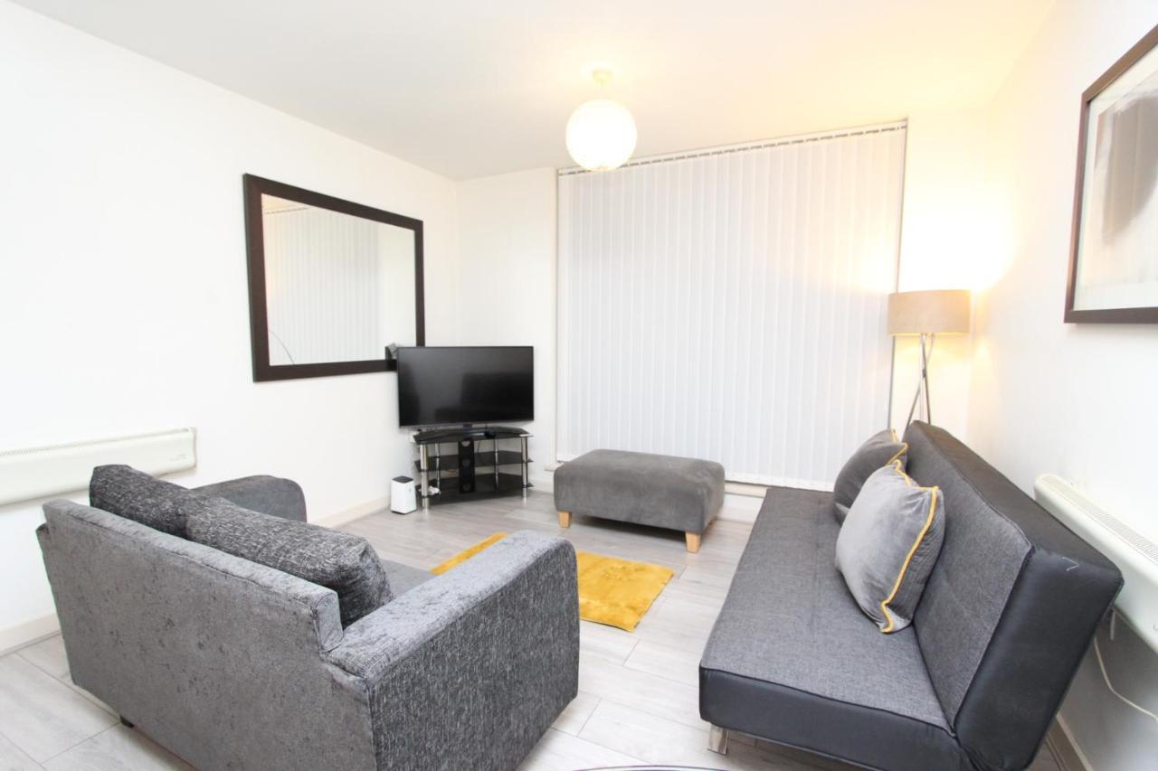 Spacious 1- Bedroom In E16 Londen