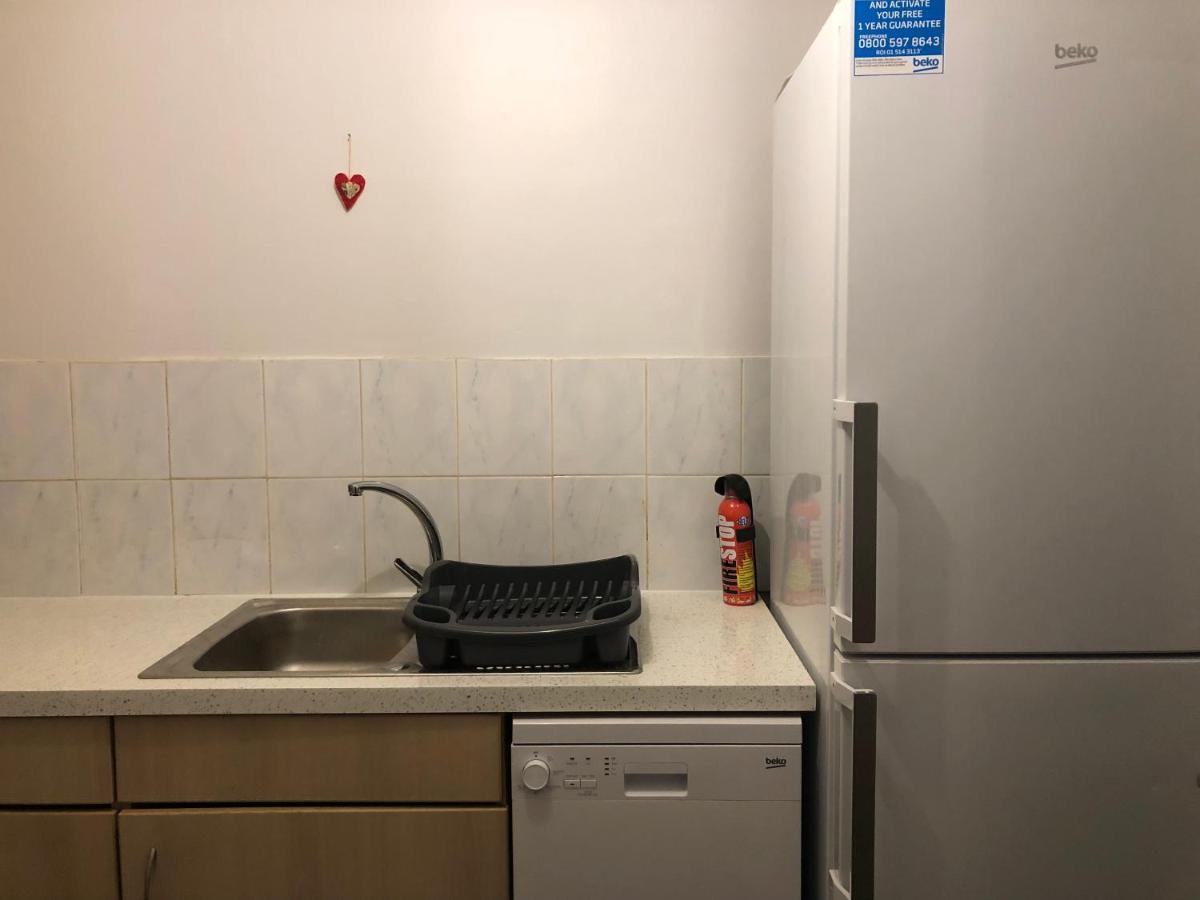 Apartment Thames View & Free Parking - Perfect Long Workers Only London