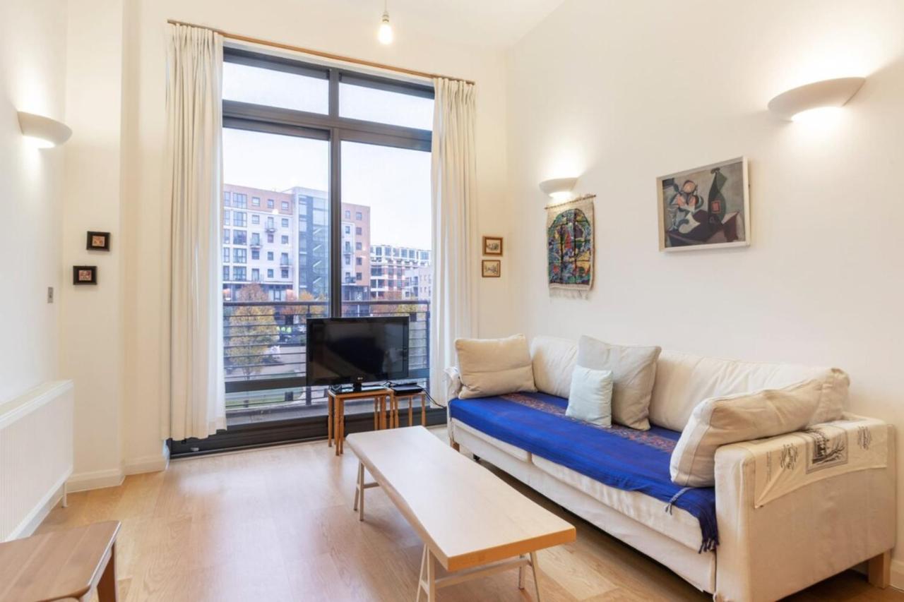 Beautiful 1 Bedroom In Shepherd's Bush Appartement Londen