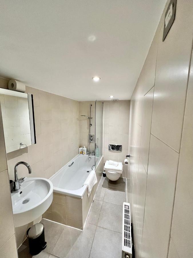 Regents Park 2 Bed Town House * Londen
