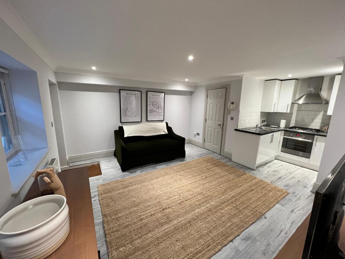 Regents Park 2 Bed Town House