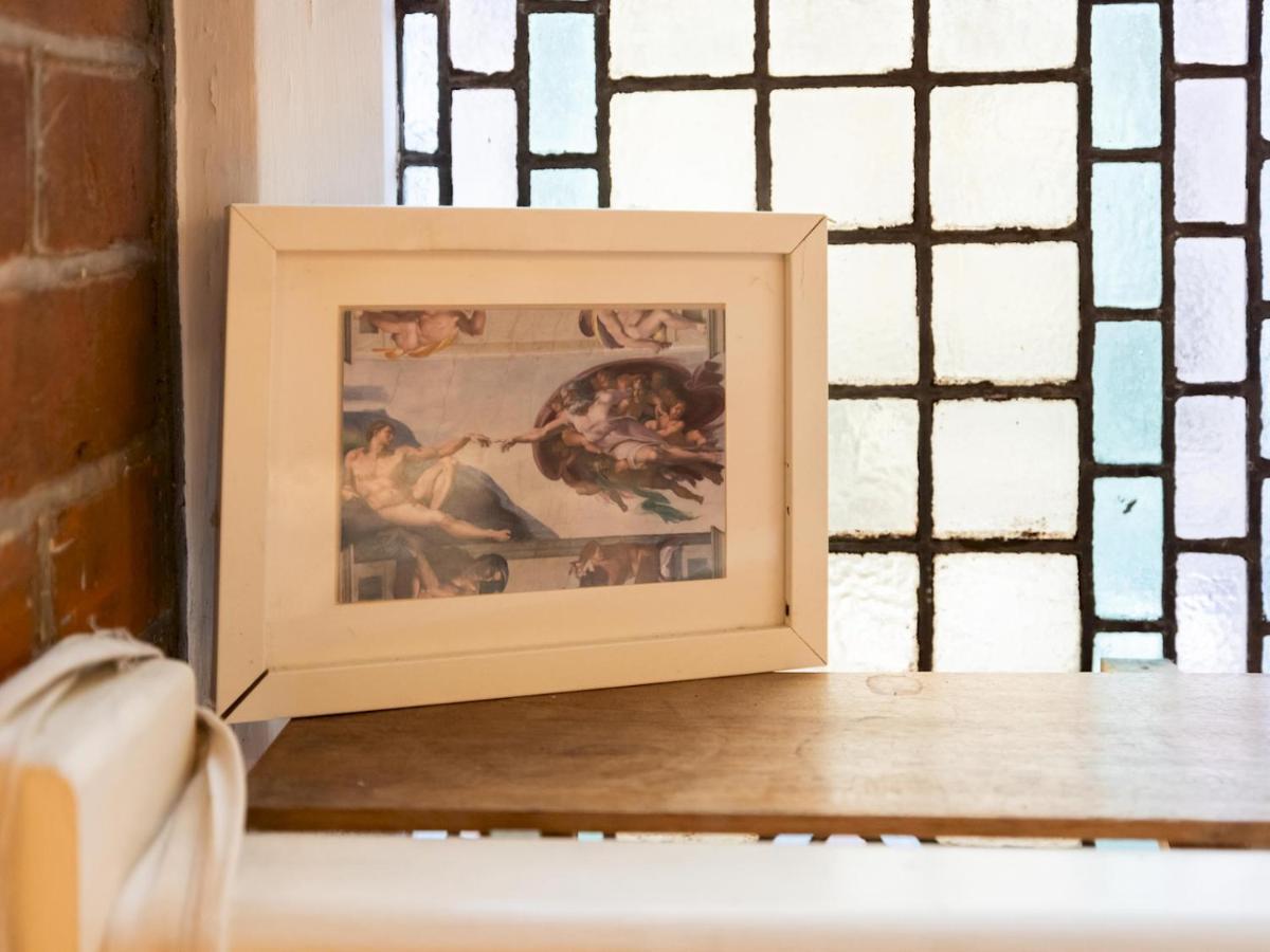 Apartment Pass The Keys Beautiful Spacious 2-bed In Converted Church London