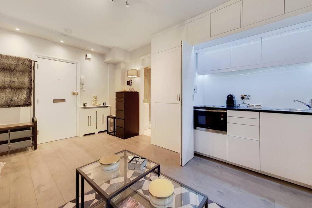 Stylish Knightsbridge Studio, Steps From Harrods. Londres