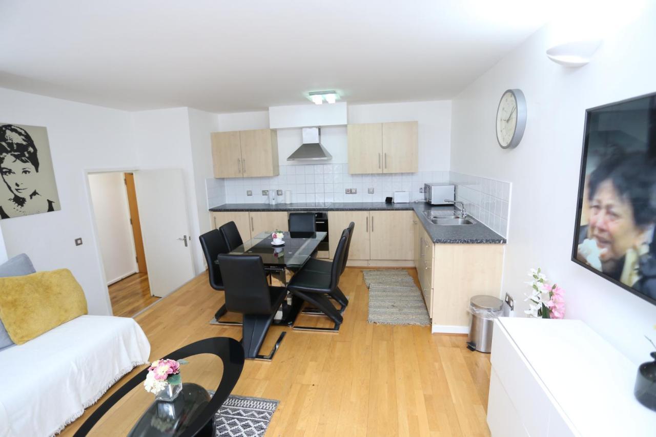 Gorgeous 2 Bedroom 2 Bathroom Woolwich * Londres