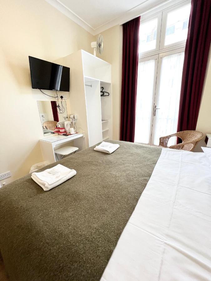 Hotel Melbourne House 3*