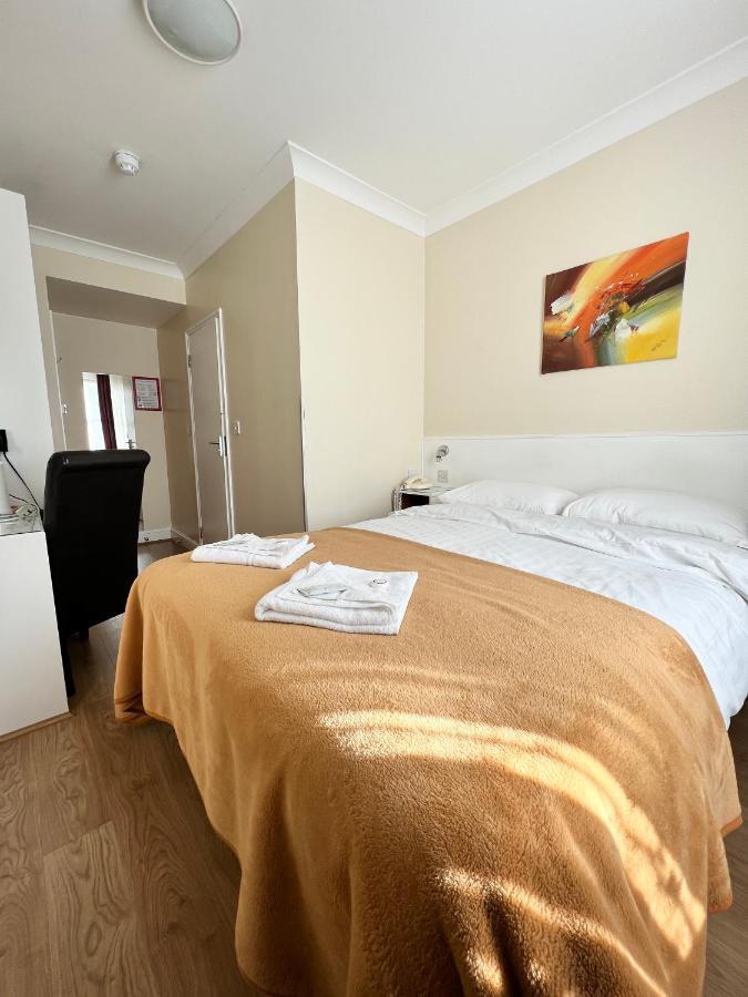 Melbourne House Hotel 3*