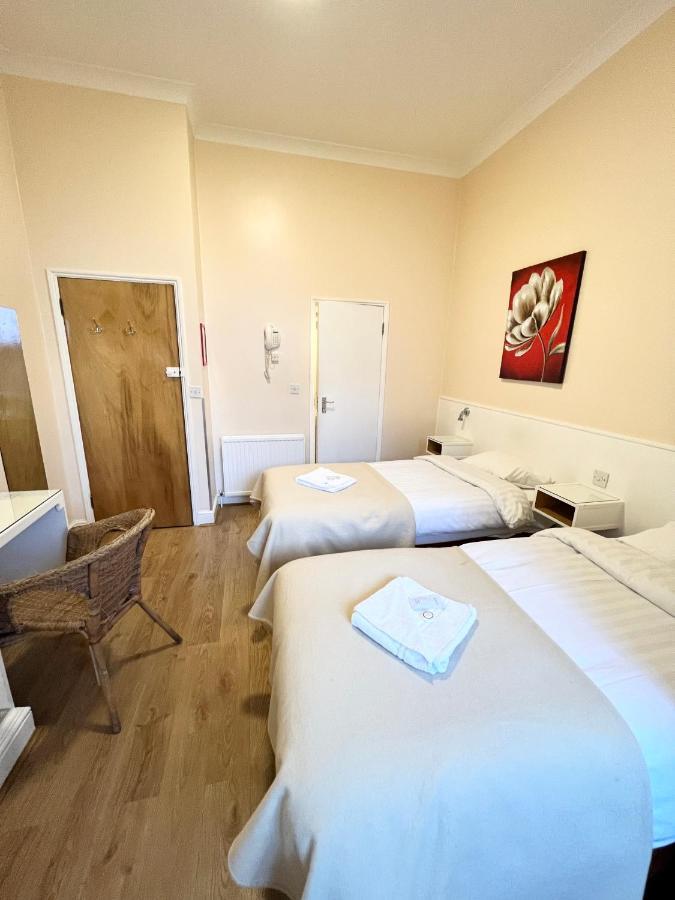 Melbourne House Hotel 3*