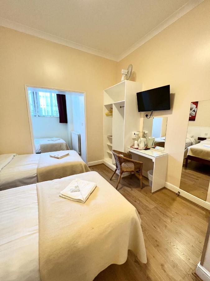 Melbourne House 3*