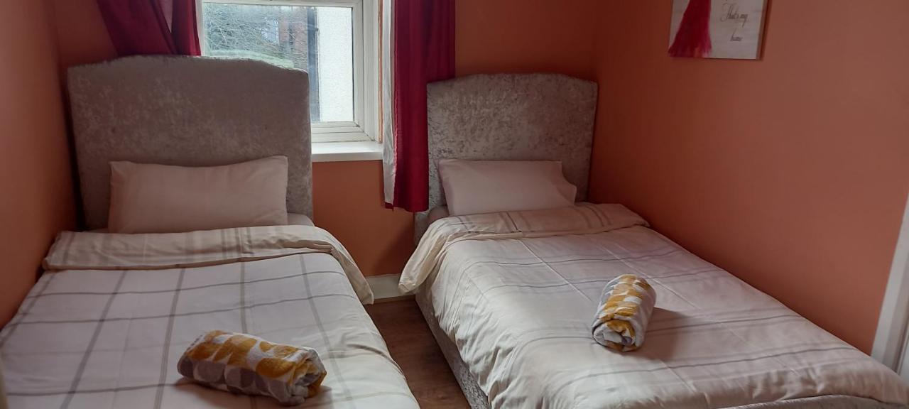 Three Bedroom House Lancaster Road Сasa de vacaciones Londres