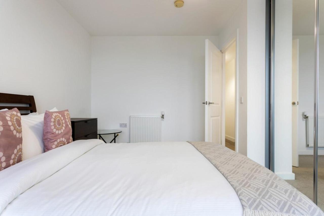 Apartment Modern 1 Bedroom Near Canary Wharf With Balcony *