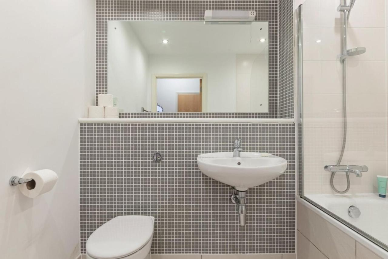 Appartement Beautiful 1 Bedroom In Shepherd's Bush Londen