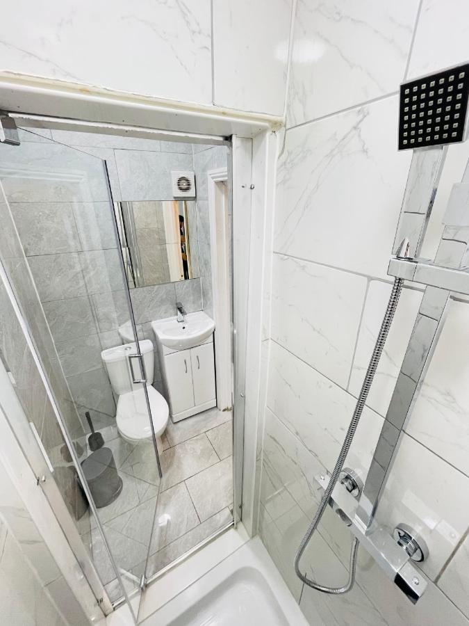 Leytonstone House - Sleepylodge Guest house London