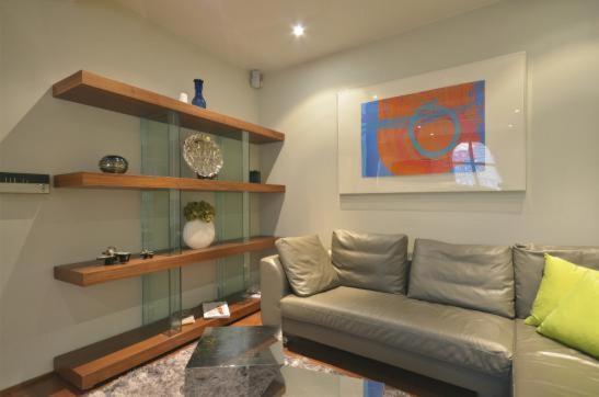 The Kensington Apartment