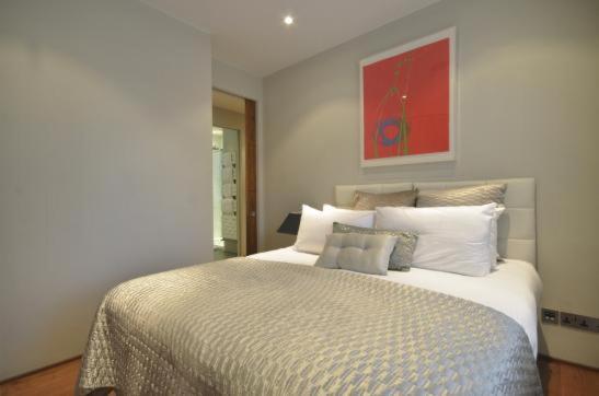 The Kensington Apartment *