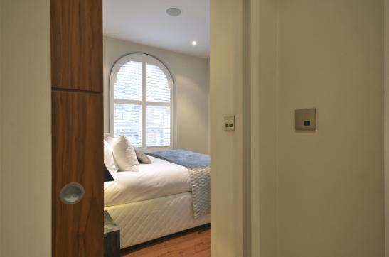 The Kensington Apartment