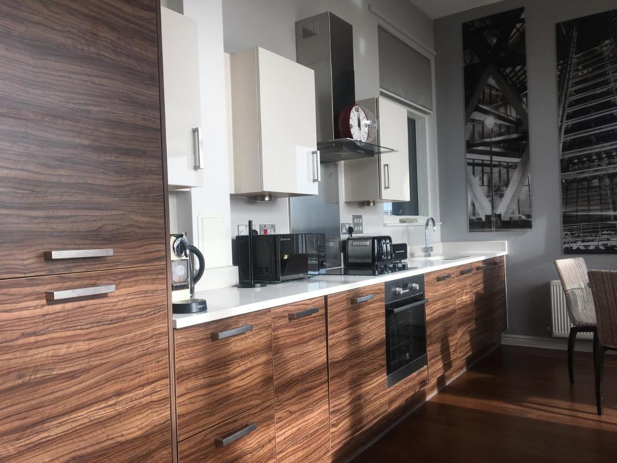 Burgess Park Penthouse Homestay *