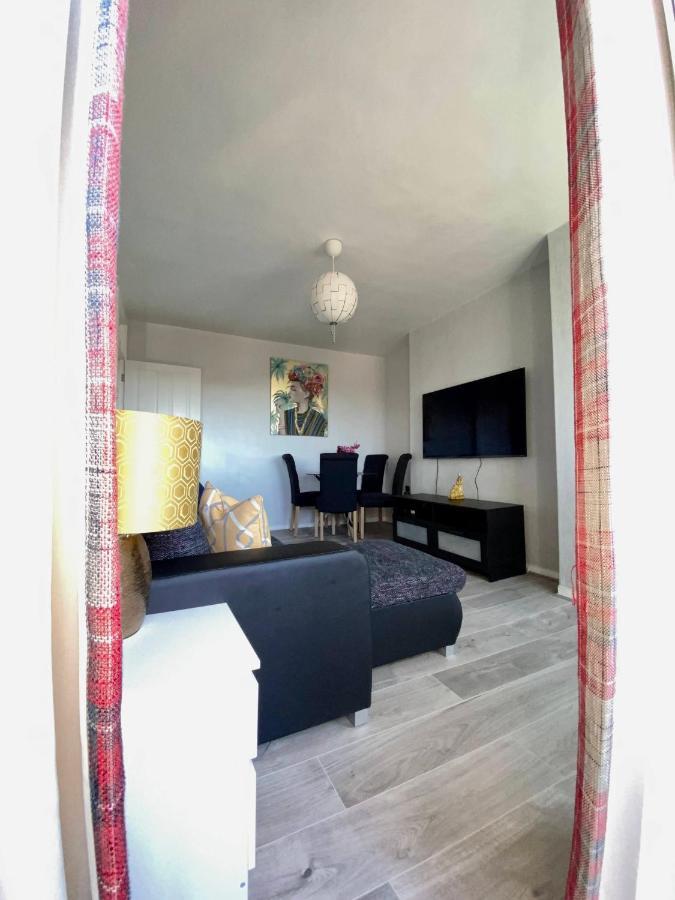 Bright, Spacious, Modern Interior Decor 2 Bedrooms With Amazing Views Apartment London
