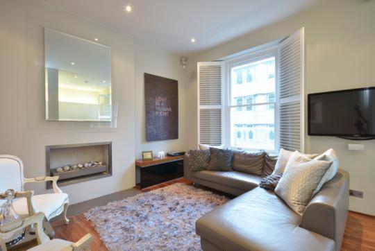 The Kensington Apartment *