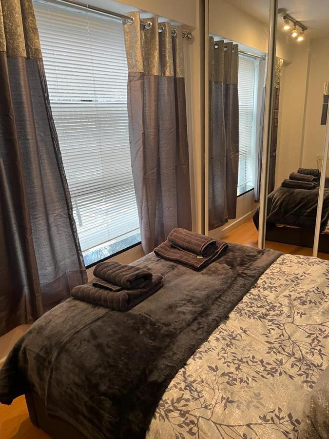 Apartment Stunning Oxford Street Furnished