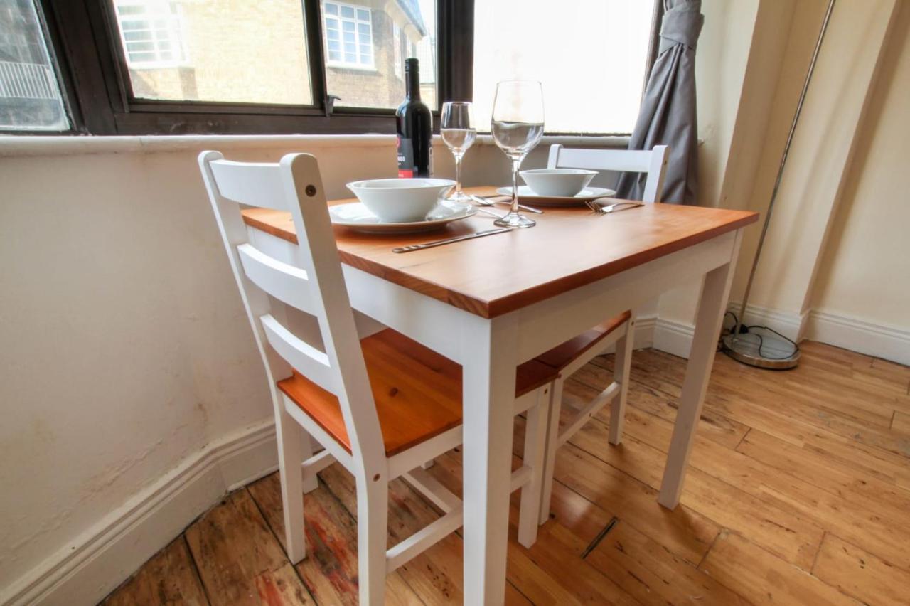 Rare Gem Close To Transport Links Apartamento