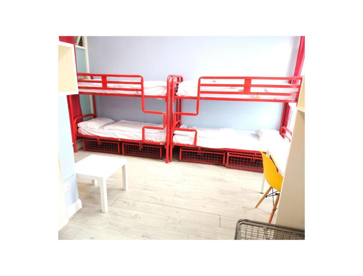 Hostel Astor Victoria *
