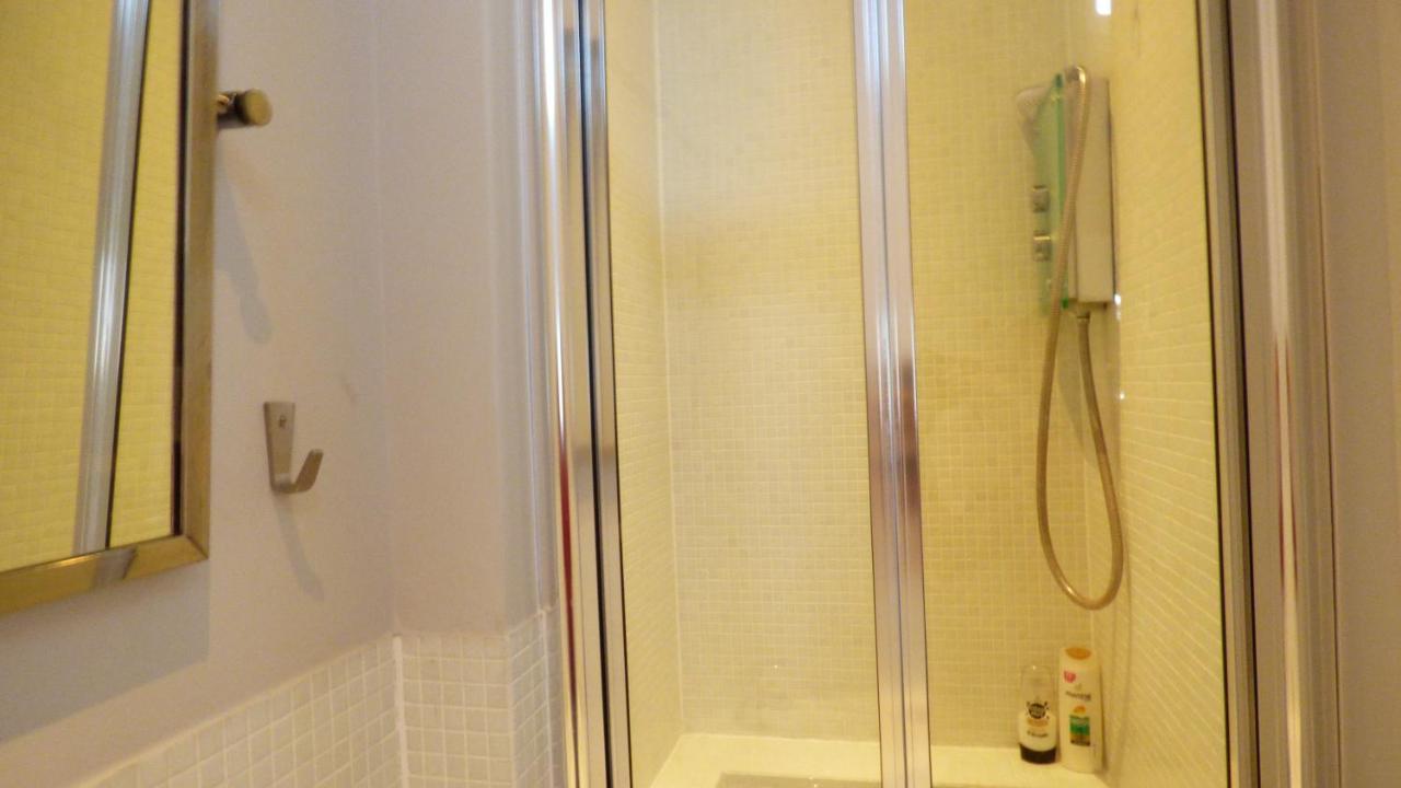 Trendy 2 Bedroom In Vibrant Shoreditch, Zone 1 Free Wifi - Sleeps 4+2 Apartment *