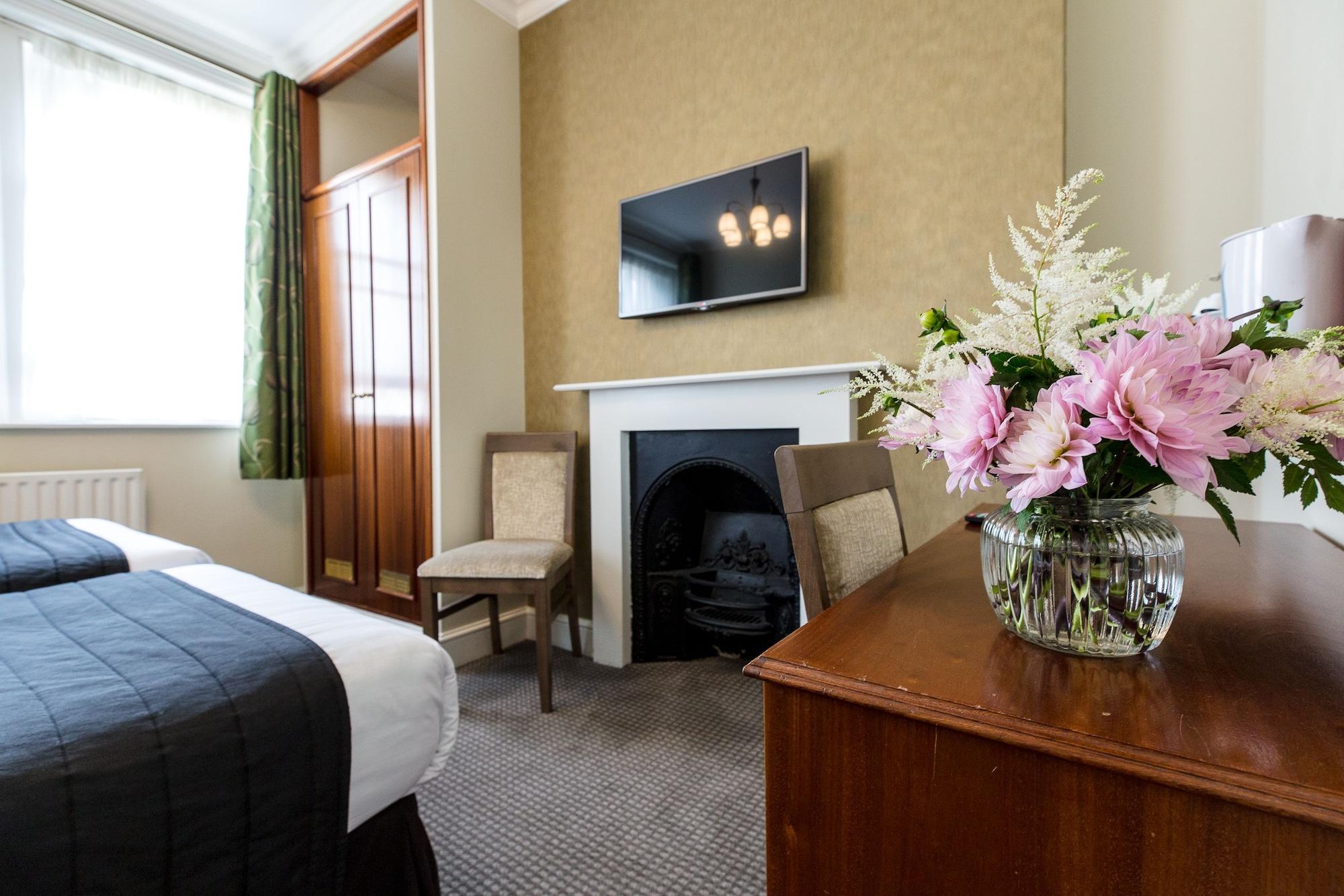 Hotel Kensington Gardens 2*