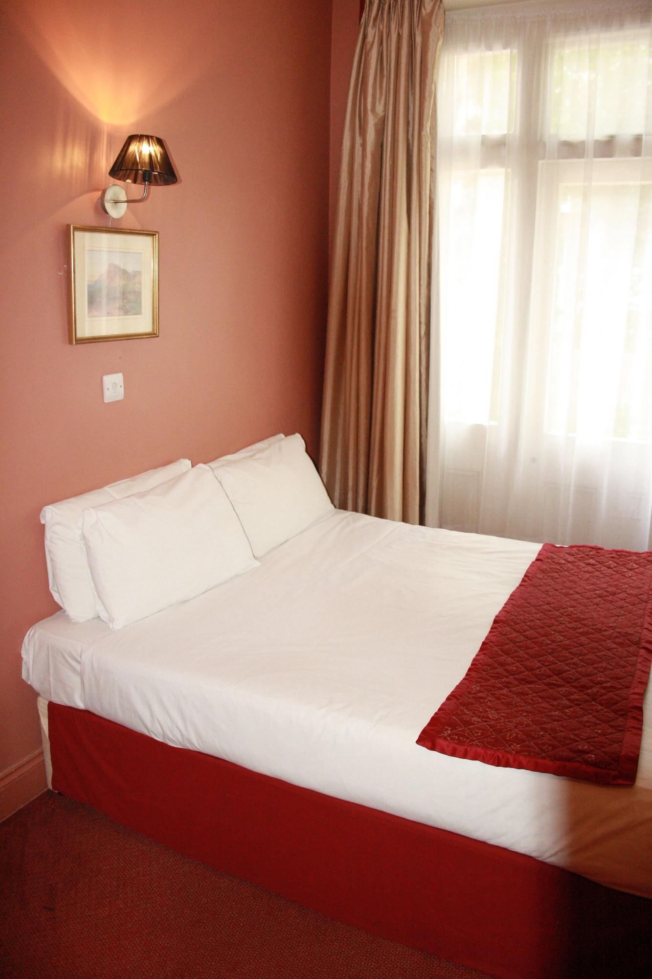 The Coronation Hotel 3*