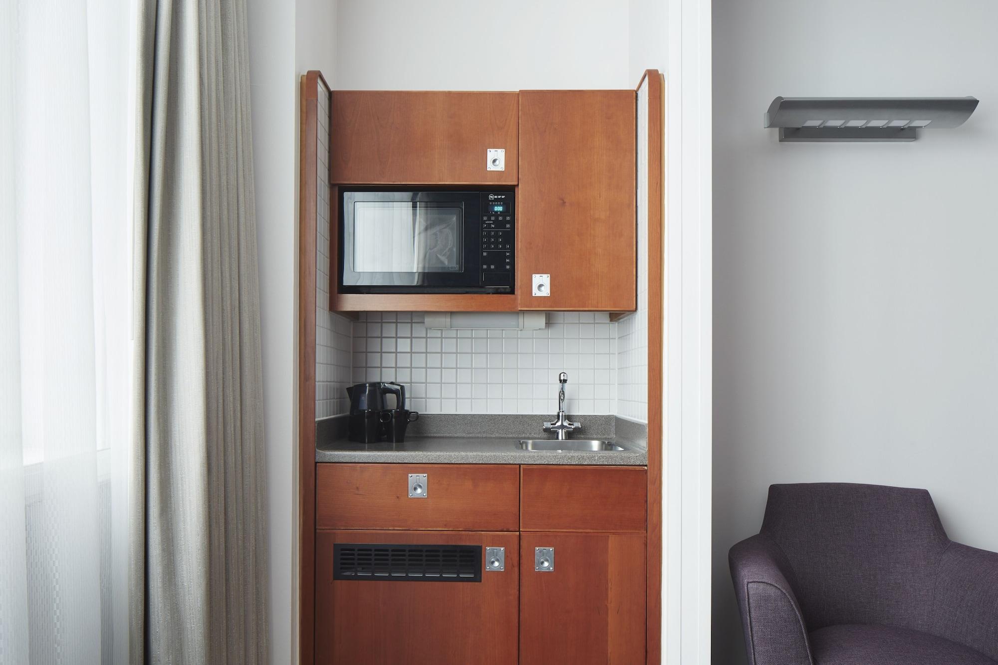 Hotel Club Quarters City, 4*