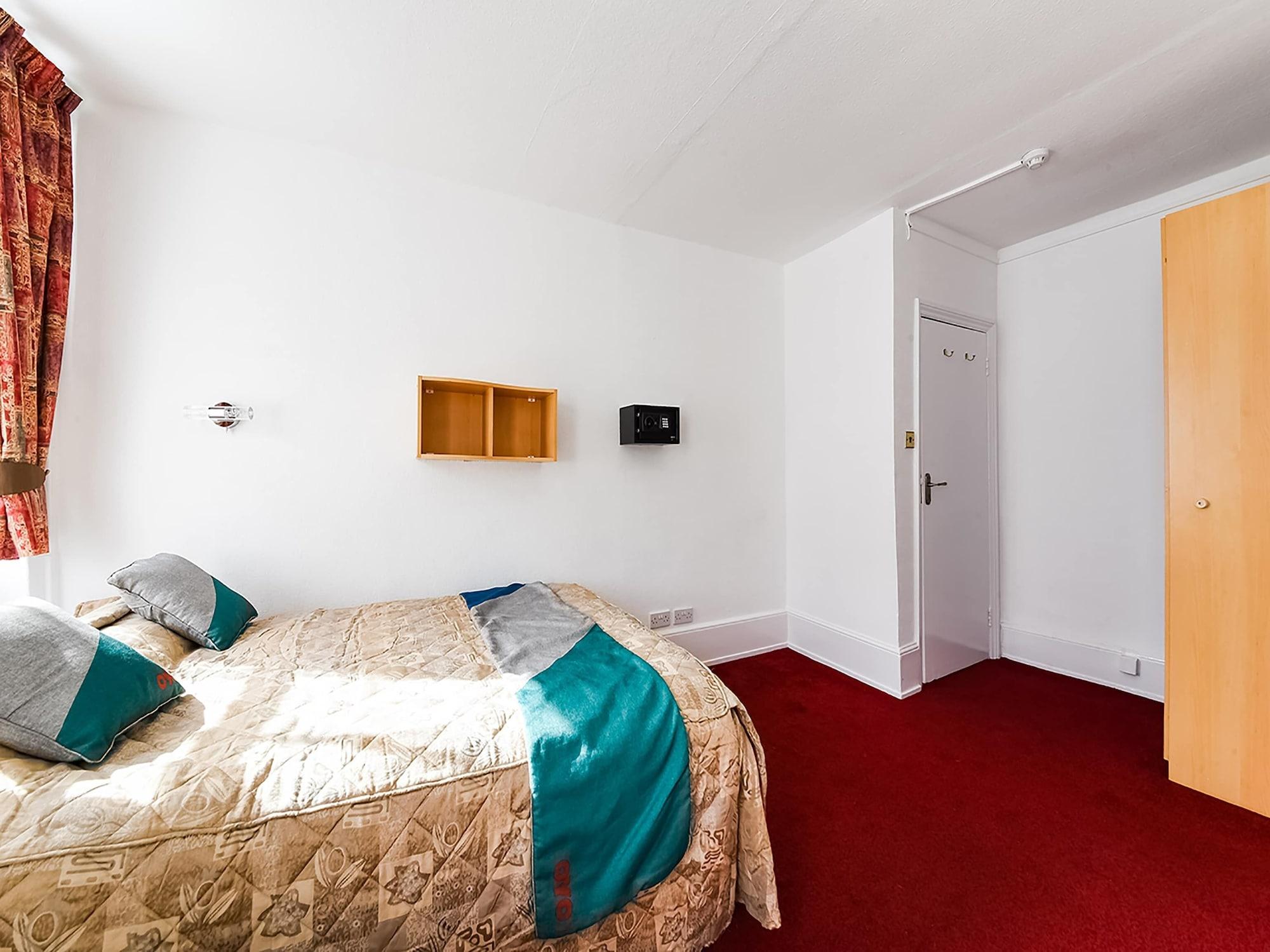 Hotel Boston Court 3*