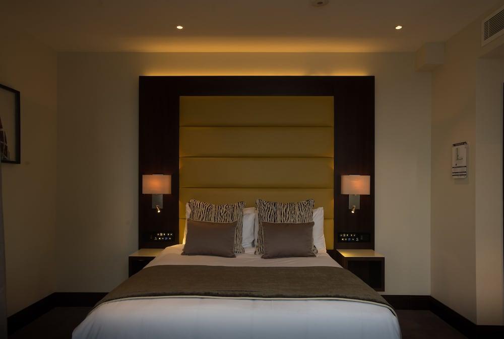 St George's - Wembley Hotel