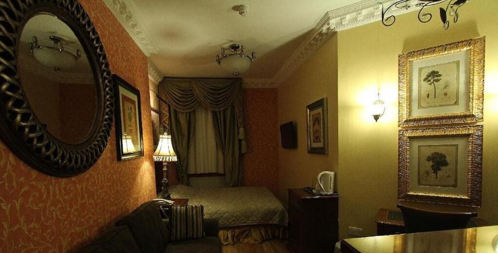Opulence 4*