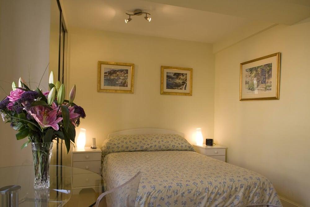 The Chelsea Cloisters Serviced Apartment