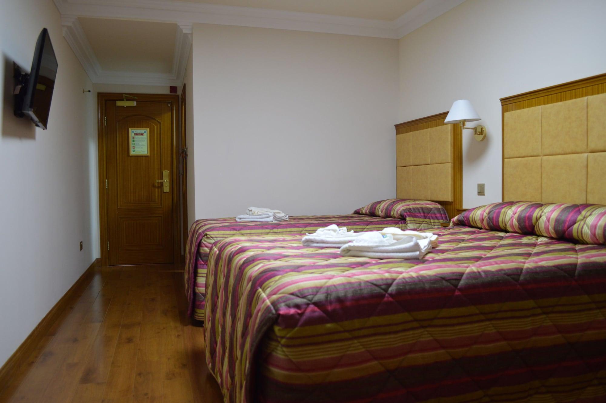 Leigham Court Hotel 2*