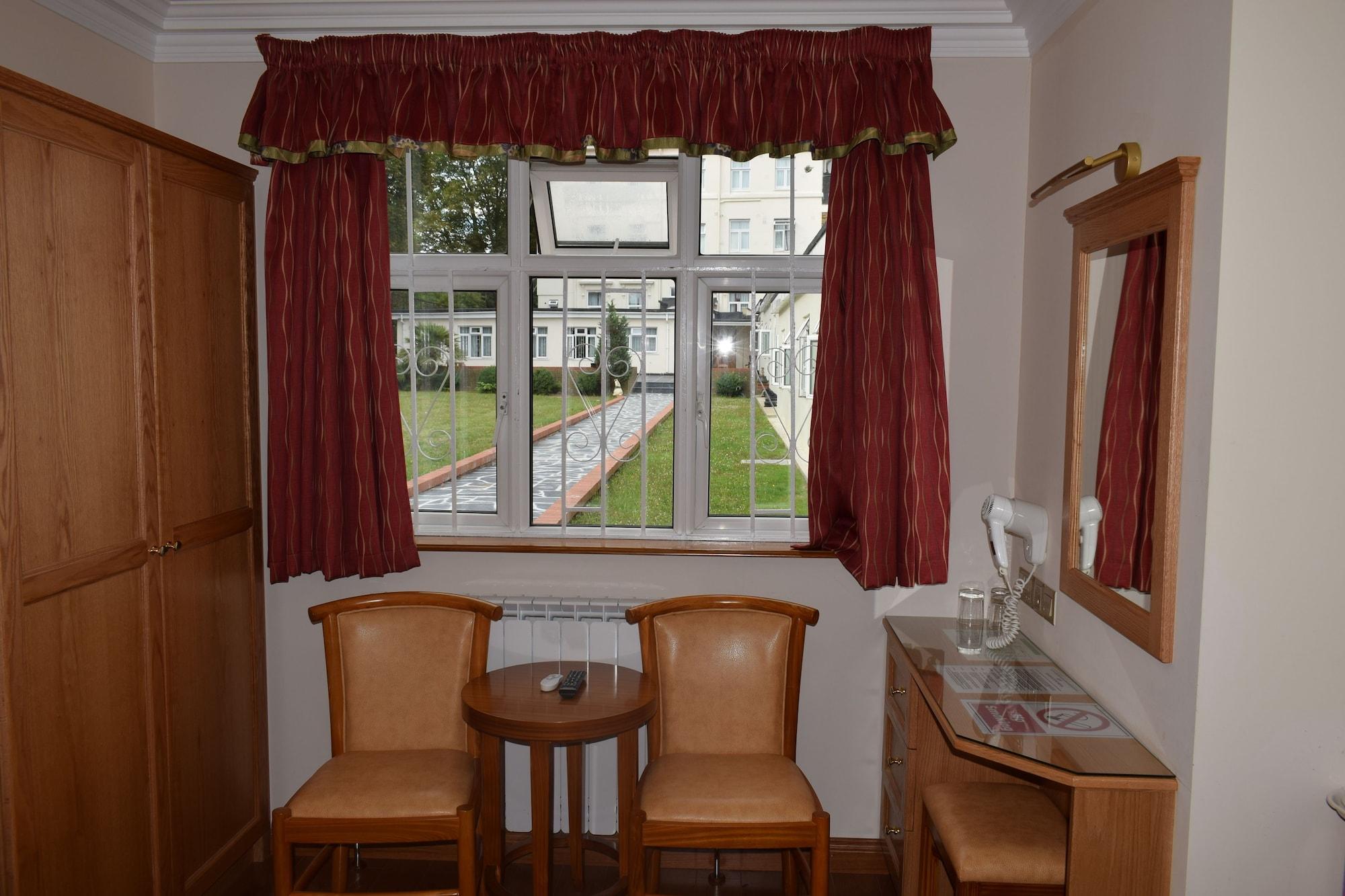 Leigham Court 2* London