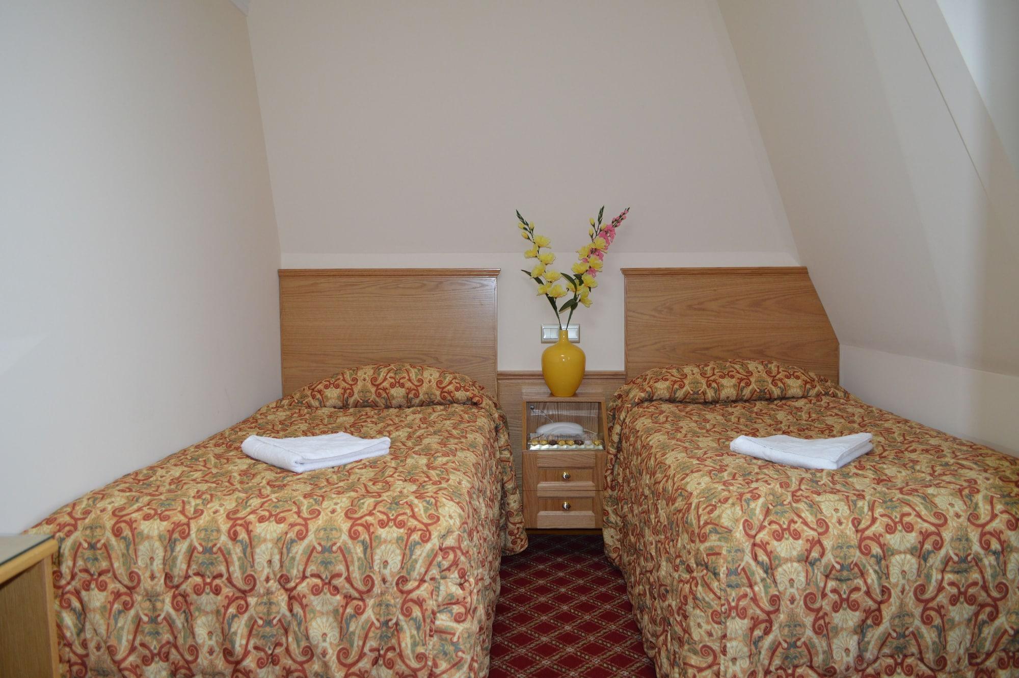Leigham Court 2*