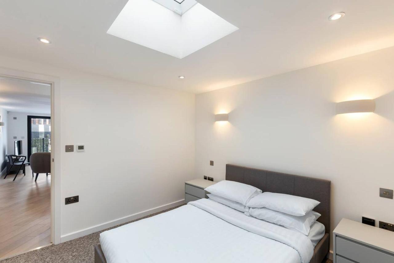 Stunning 1 Bedroom Flat Apartment *