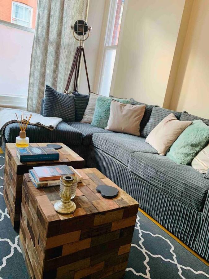 Luxury Fulham Flat With 5* Touches Nr River Thames Apartment London