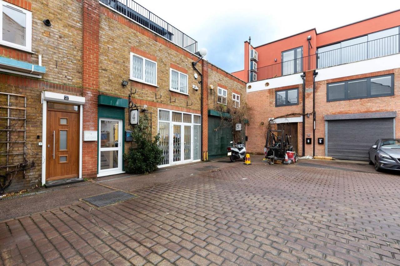 Stunning 1 Bedroom Flat *