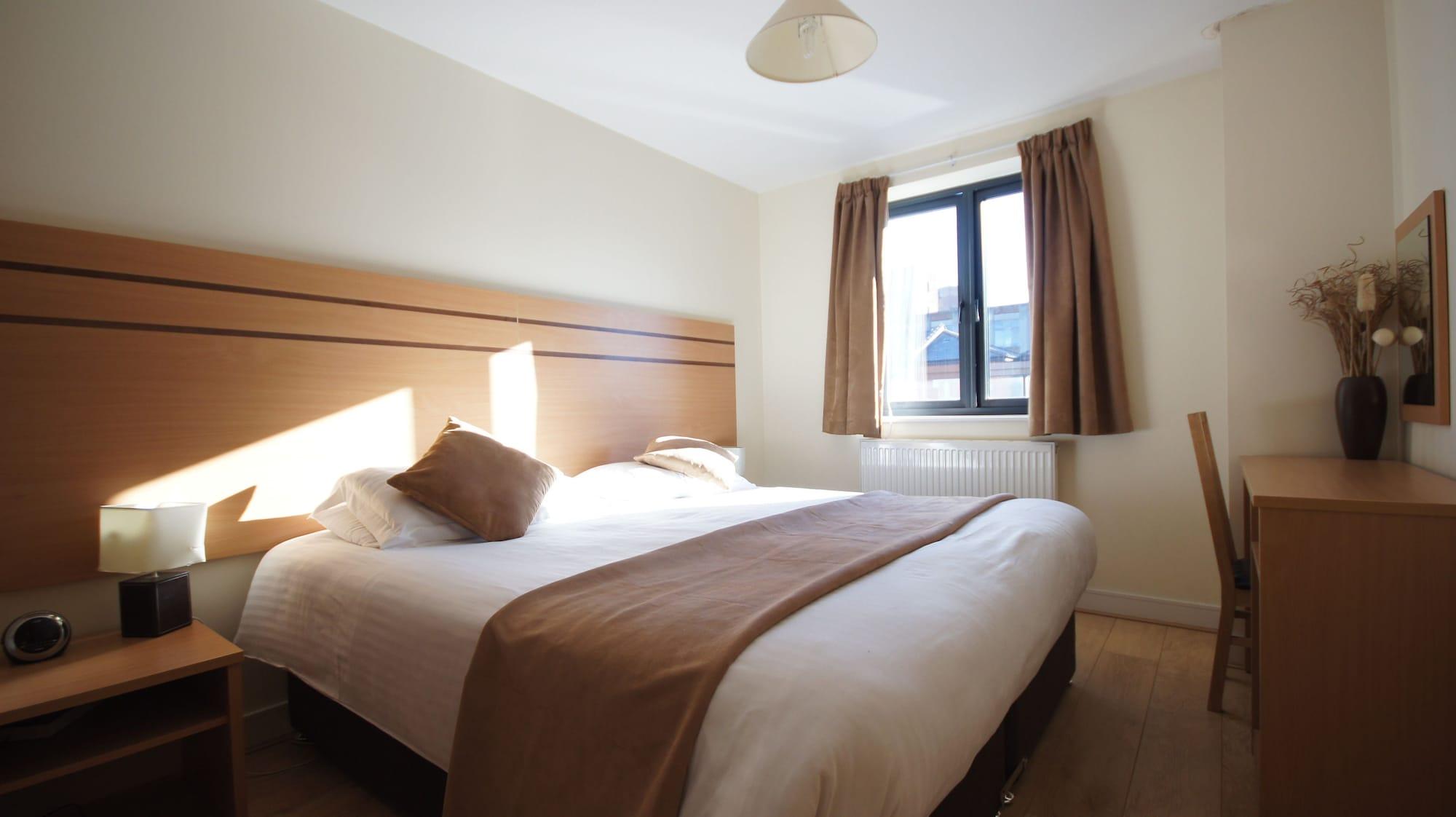 Crompton Court * Londen