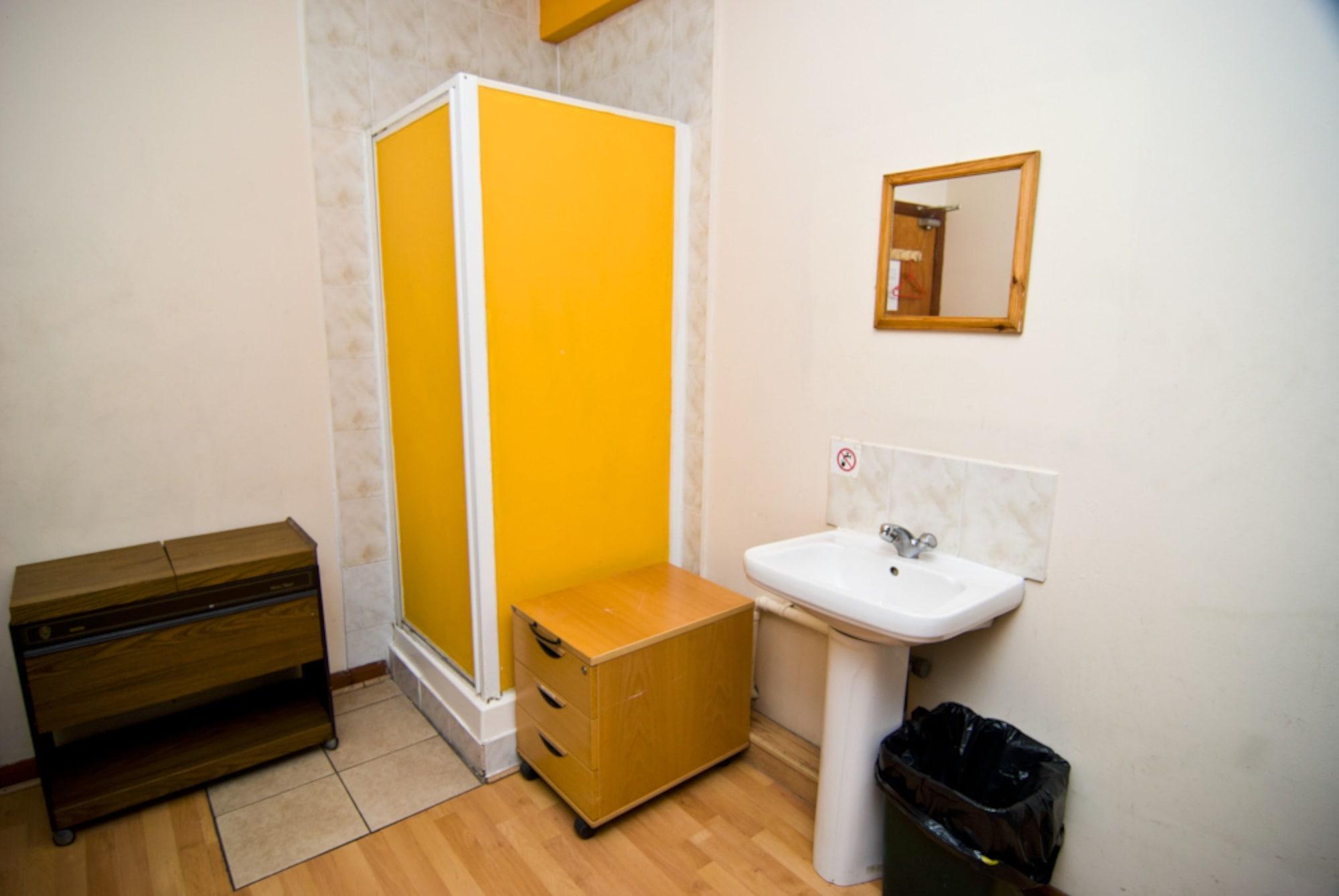 Kensal Backpackers *