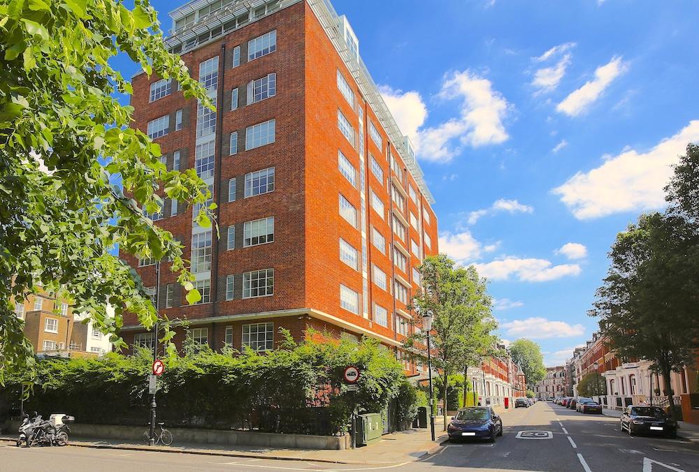 Roland House 3* London