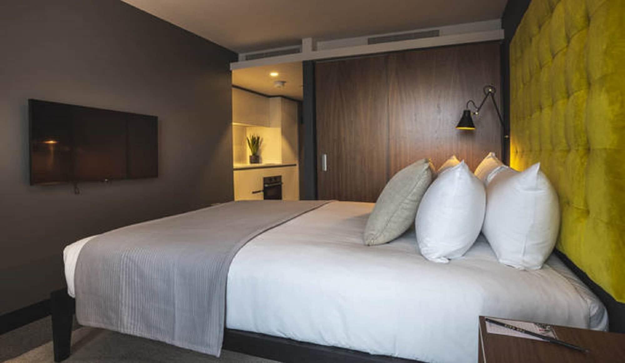 Aparthotel The Gate 4*