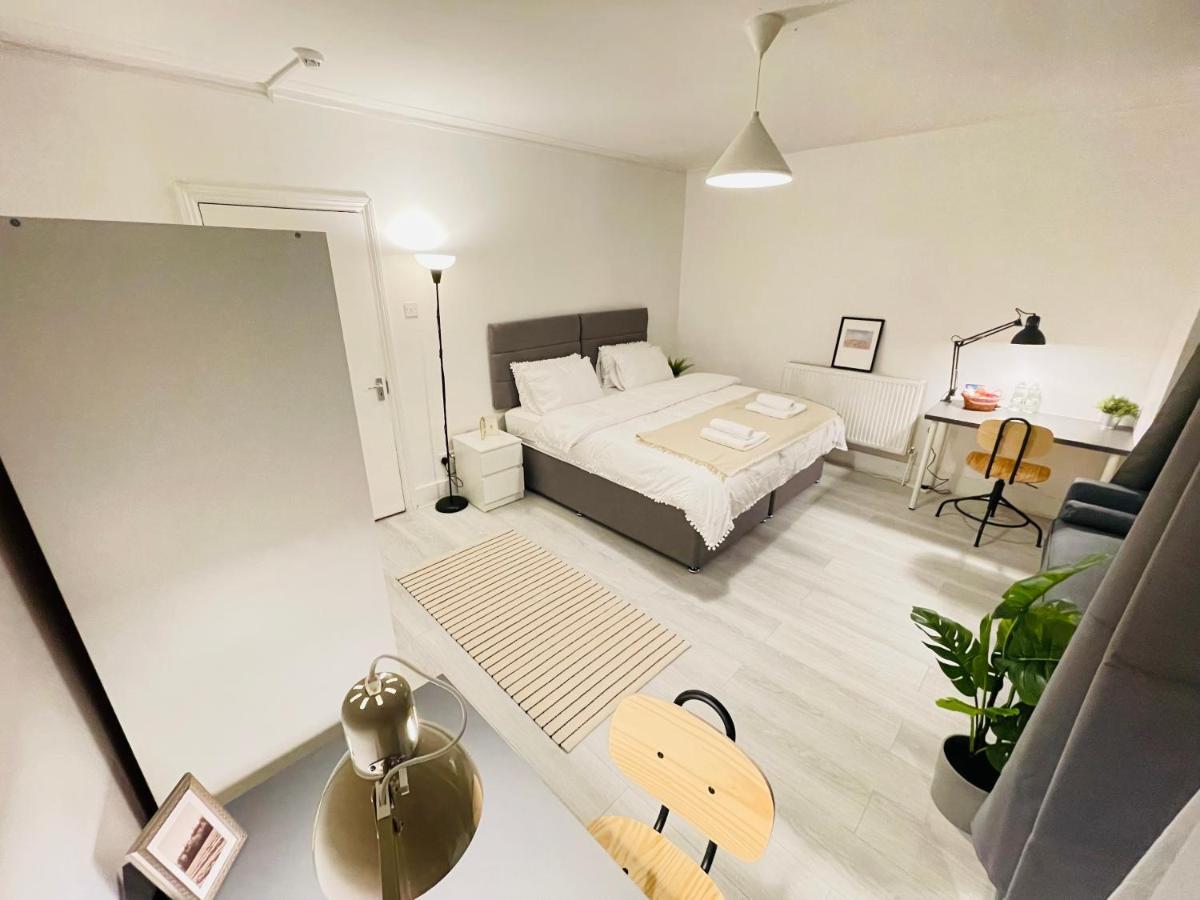 Leytonstone House - Sleepylodge Guest house *