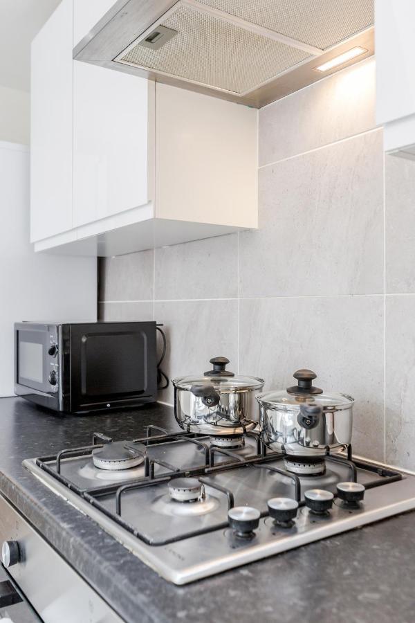 2 Bedroom Serviced * Londen